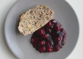 Pâté de viandes aux cerises de Julie (Frikadellenkoek met kriekensoep)