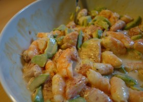 Salade de crevettes, pamplemousse, avocat