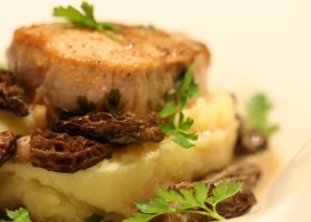 Grenadins de veau aux morilles et vin jaune