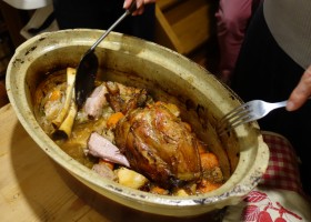 Confit de jarret de veau aux girolles et sa purée automnale de patates douces et topinambours