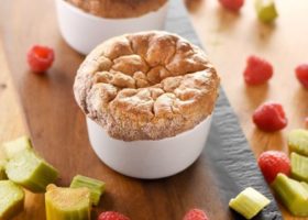 Soufflé à la rhubarbe